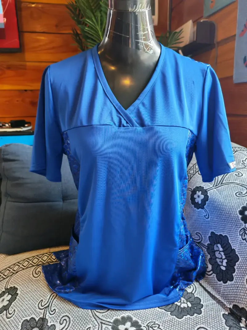 Polera clínica azul - 1