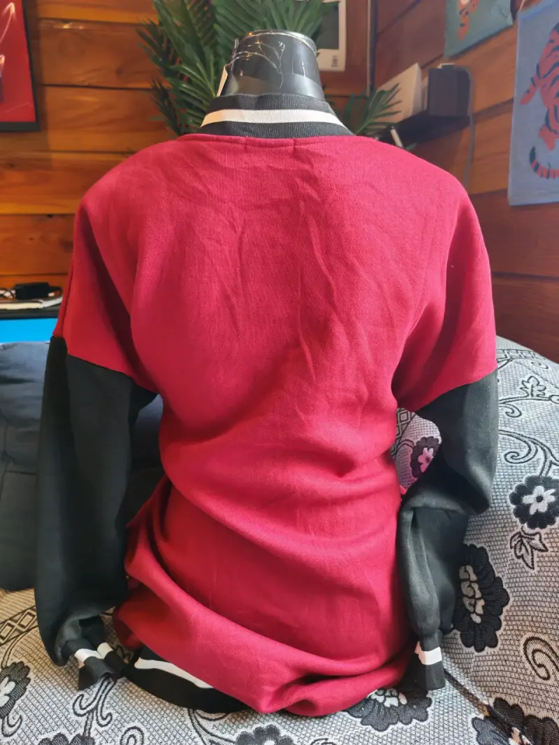 Chaqueta varsity roja y negra - 4