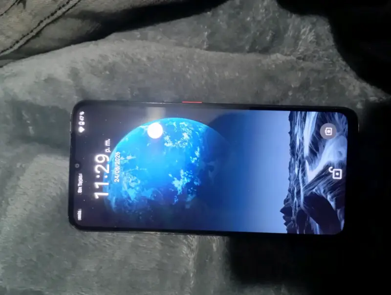 Smartphone pantalla encendida - 1