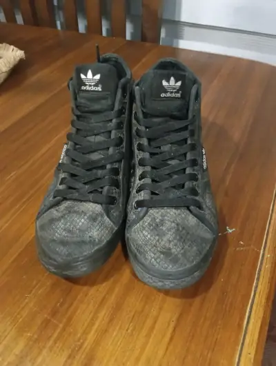 Zapatillas negras Adidas altas - miniatura 1
