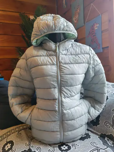 Chaqueta acolchada con capucha gris - miniatura 1