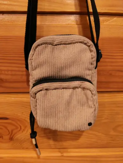 Bolso pequeño de tela beige - miniatura 1