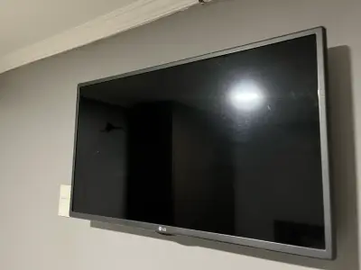 Televisor LG pantalla plana - miniatura 2
