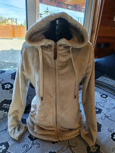 Polerón beige con capucha - miniatura 1