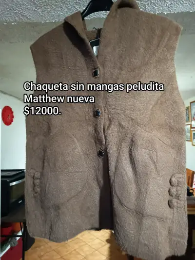Chaleco blanco con cuello bote - miniatura 5