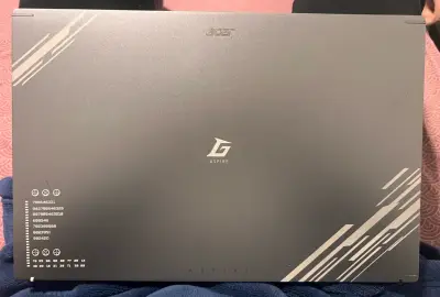 Laptop Acer Gamer - miniatura 3