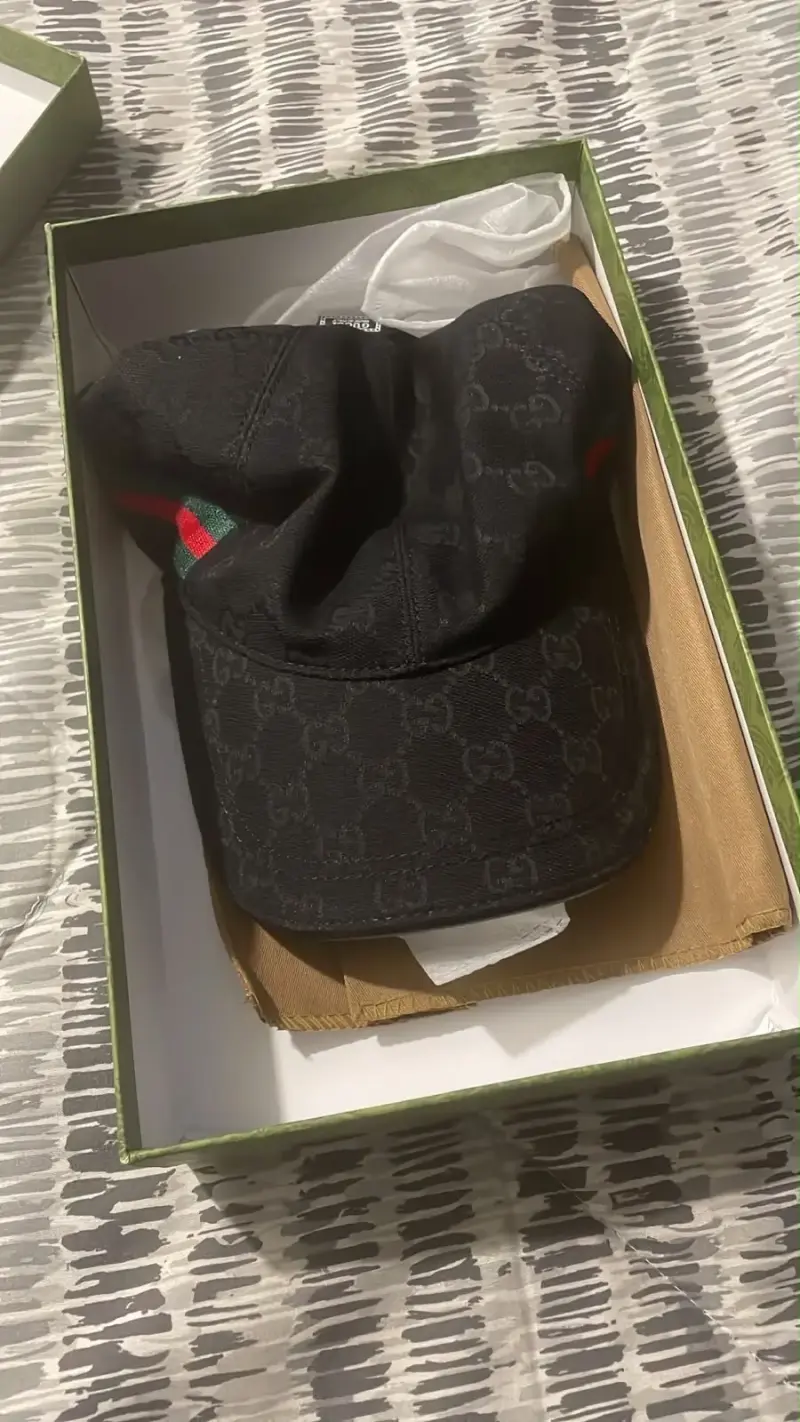 Gorra Gucci negra con caja - 6
