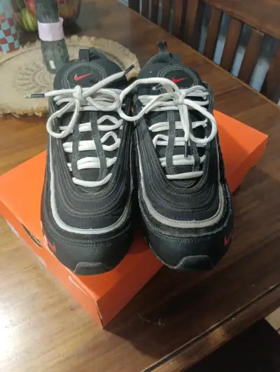 Zapatillas negras deportivas - miniatura 1