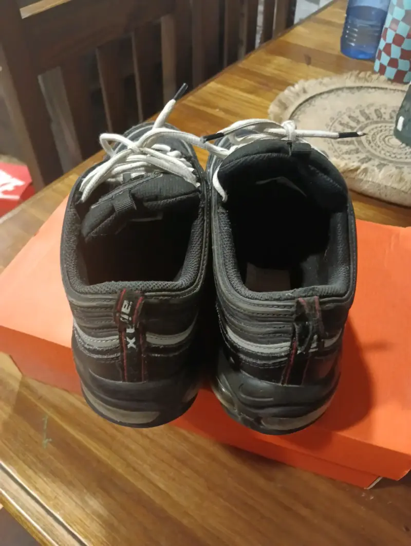 Zapatillas negras deportivas - 4
