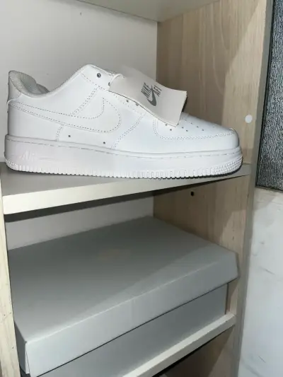 Zapatillas blancas Nike Air Force 1 - miniatura 1