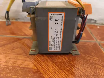 Transformador eléctrico usado - miniatura 2