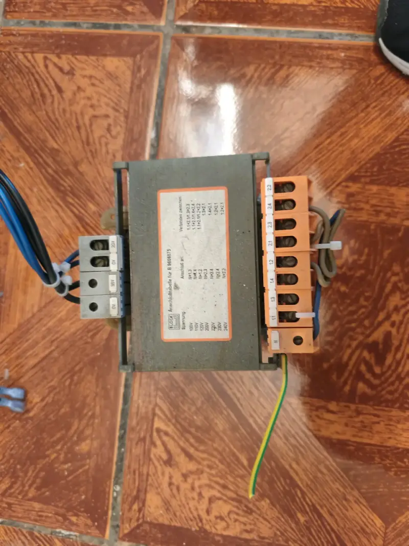 Transformador eléctrico usado - 4