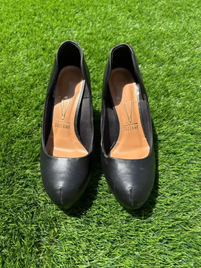 Zapatos negros con tacón alto - miniatura 5