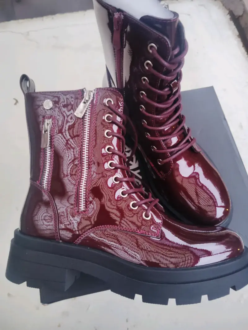 Botas burdeos charol con cordones - 1