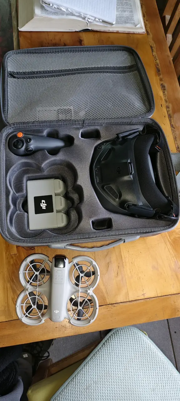 Drone con gafas VR DJI neo - 1
