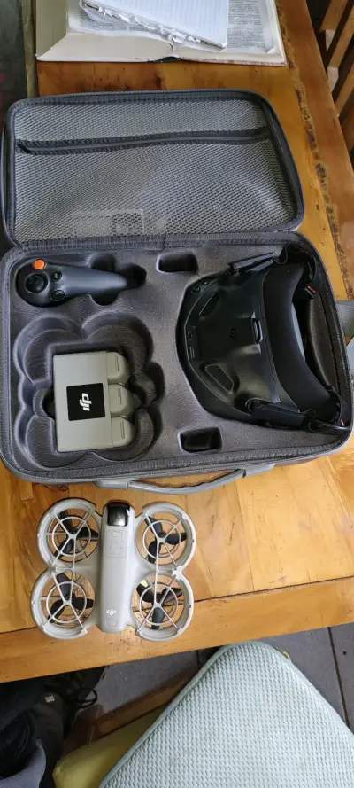 Drone con gafas VR DJI neo - miniatura 1