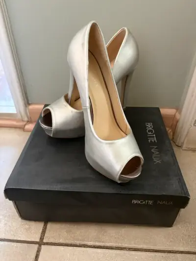 Zapatos de tacón abiertos plateados - miniatura 3