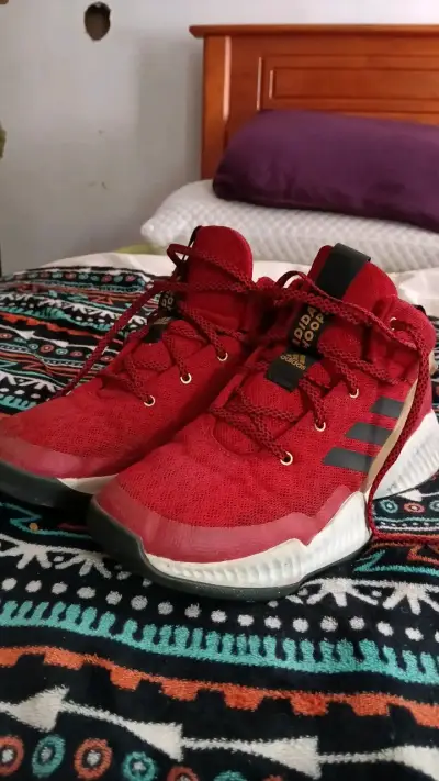 Zapatillas deportivas rojas adidas - miniatura 1