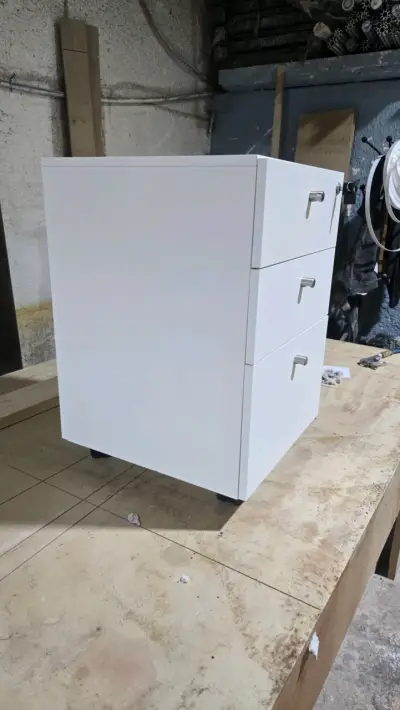 Mueble archivador blanco con llave - miniatura 2