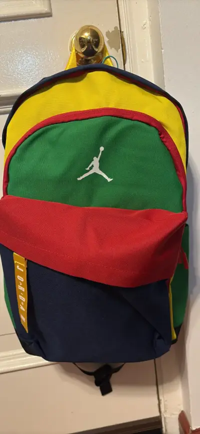 Mochila colorida diseño Jordan - miniatura 1