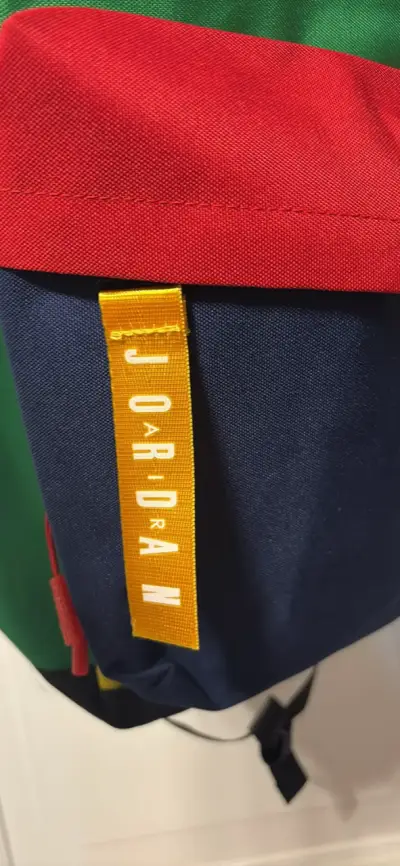 Mochila colorida diseño Jordan - miniatura 3