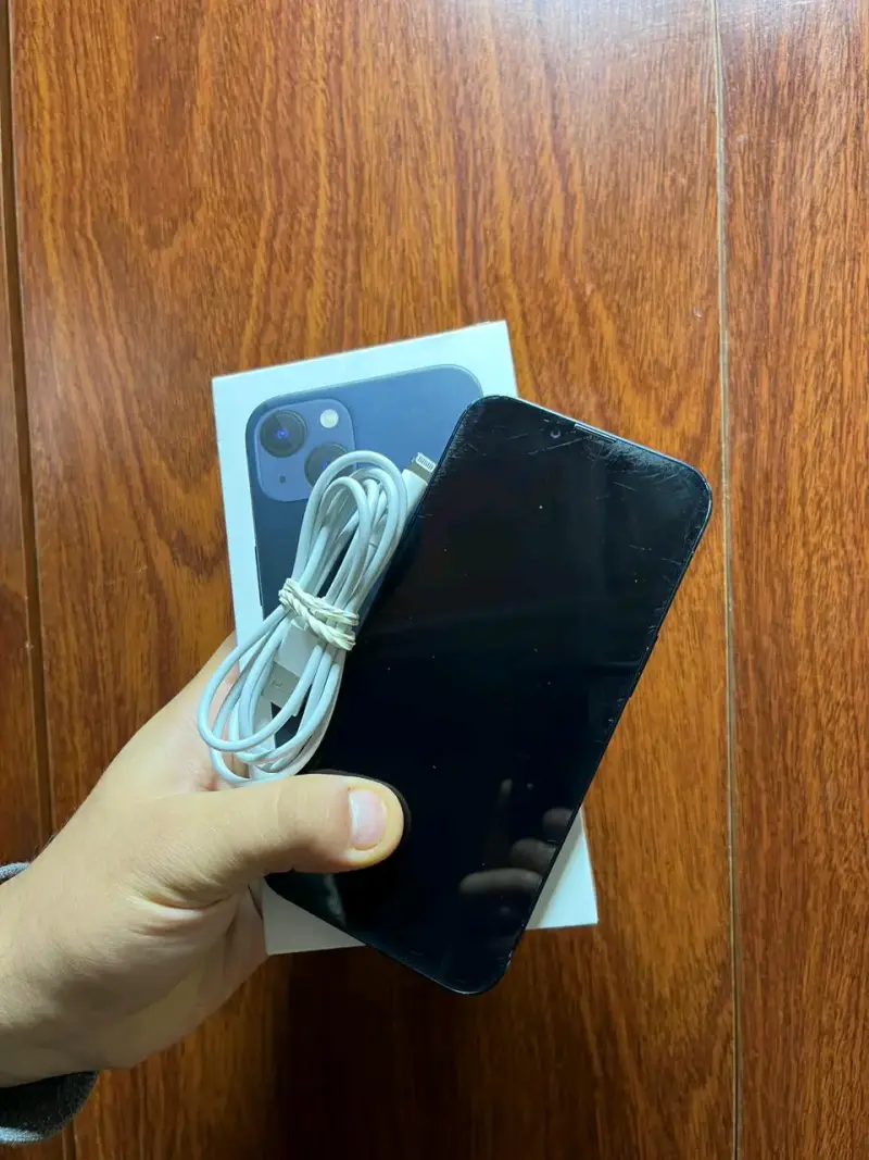 iPhone 13 - 1