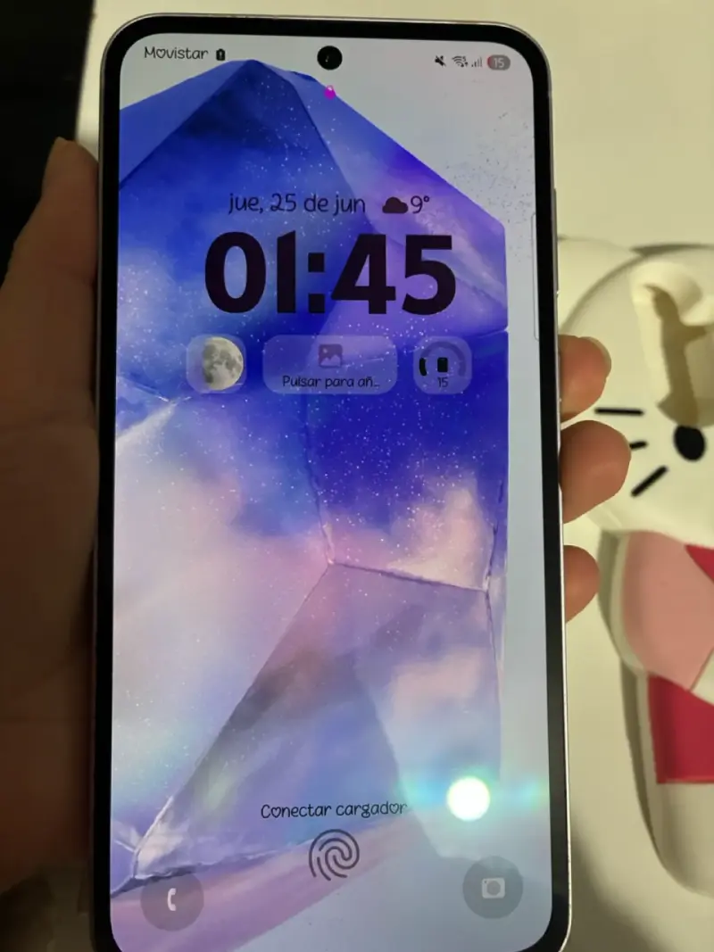 Smartphone Samsung morado a55 - 3