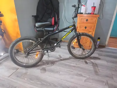Bicicleta BMX negra Ghost - miniatura 3