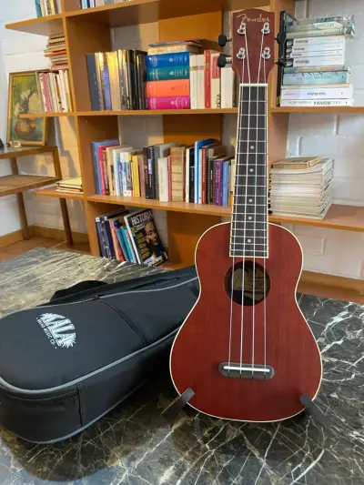 Ukulele Fender con funda - miniatura 2