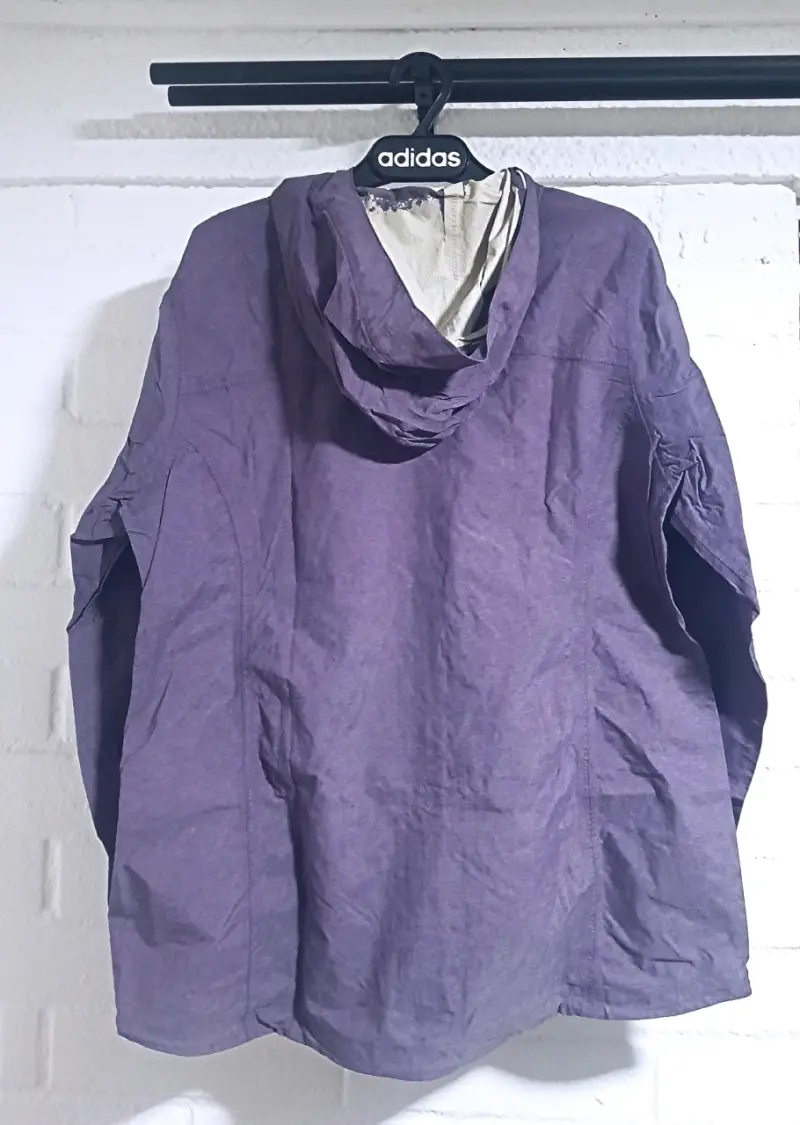 Chaqueta morada con capucha - 2