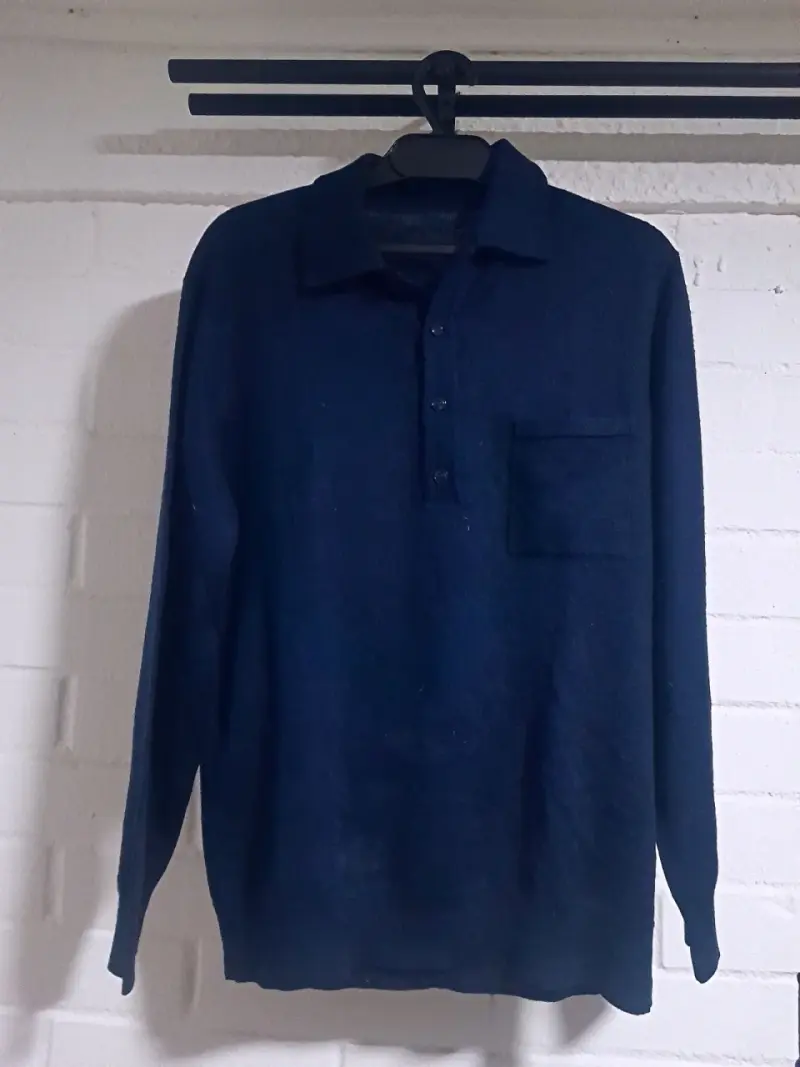 Suéter azul marino