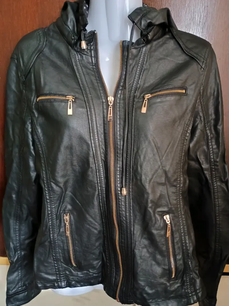 Chaqueta negra de ecocuero - 2