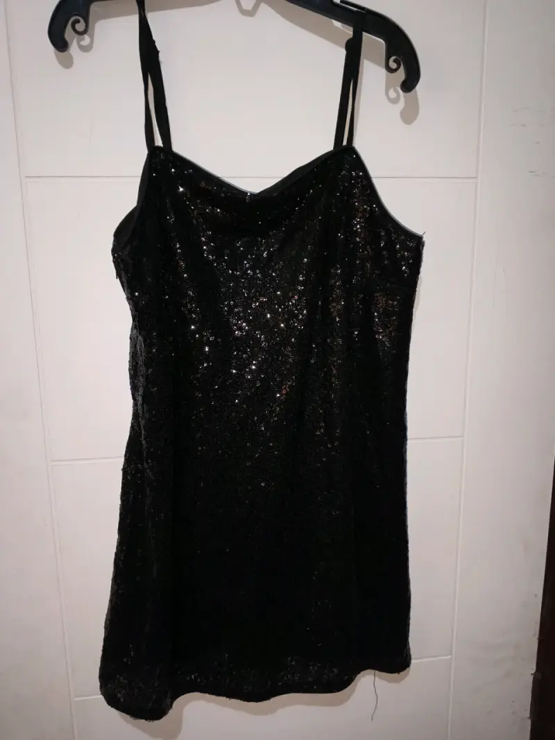 Vestido de lentejuelas negro - 3