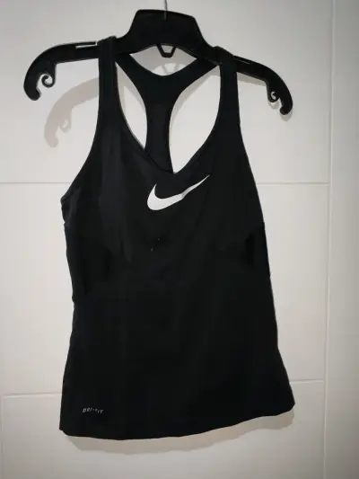 Polera deportiva negra - miniatura 2
