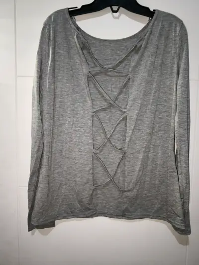 Polera gris manga larga - miniatura 3