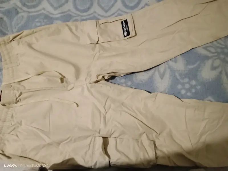 Pantalones cargo beige - 1