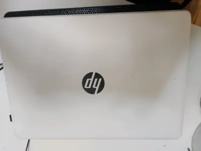 Notebook HP 240 8gb excelente sin detalles - miniatura 3