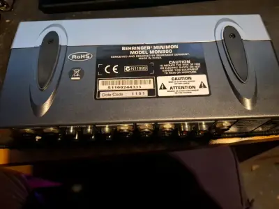 Behringer MiniMON MON800 Controlador de Monitores - miniatura 2