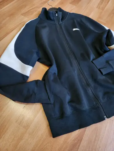 Chaqueta negra deportiva Puma - miniatura 3