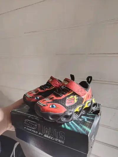 Zapatillas infantiles Cars rojas - miniatura 1