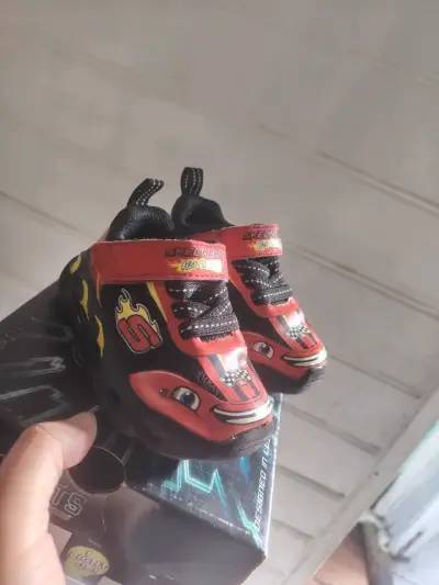 Zapatillas infantiles Cars rojas - miniatura 2