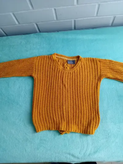 Suéter tejido mostaza - miniatura 1