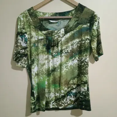 Blusa estampada verde - miniatura 1