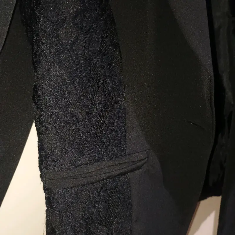 Blazer negro elegante para mujer - 4