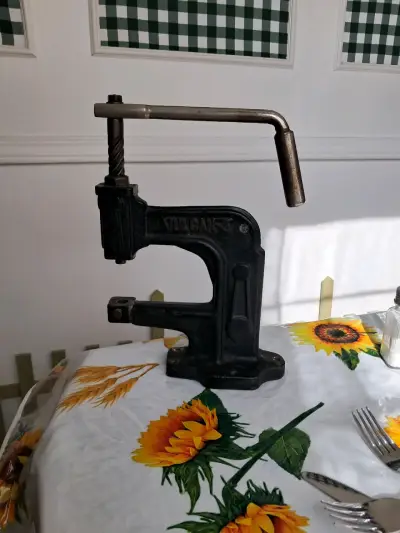 Prensa de metal Vulcan - miniatura 1