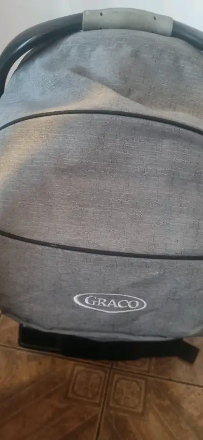 Silla para auto de bebé gris - miniatura 2