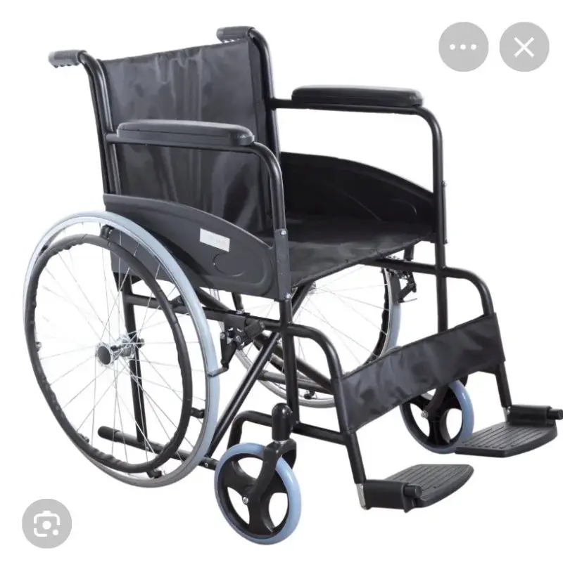 Silla de ruedas plegable negra