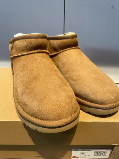 Botines de gamuza UGG color camel - miniatura 1