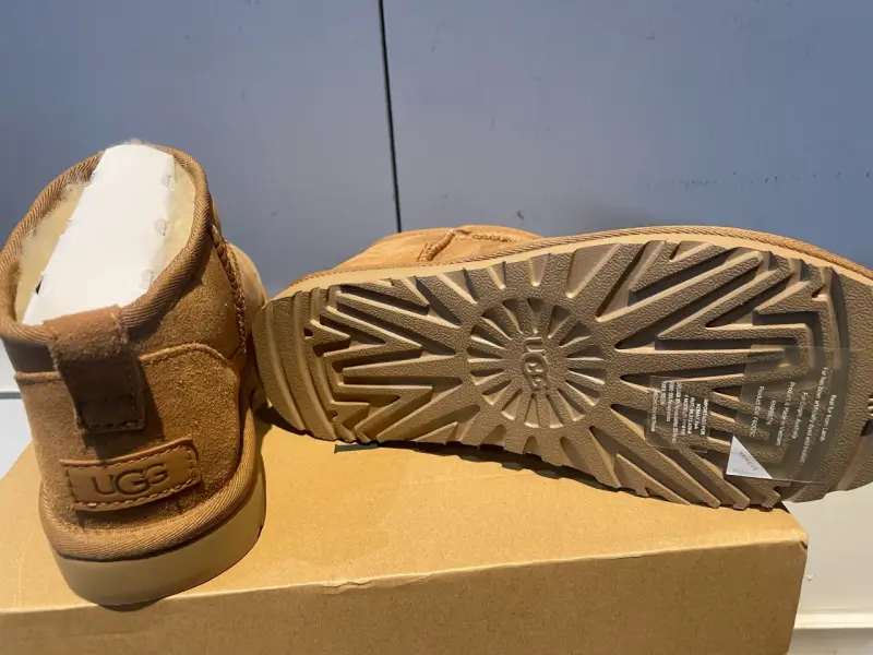 Botines de gamuza UGG color camel - 3