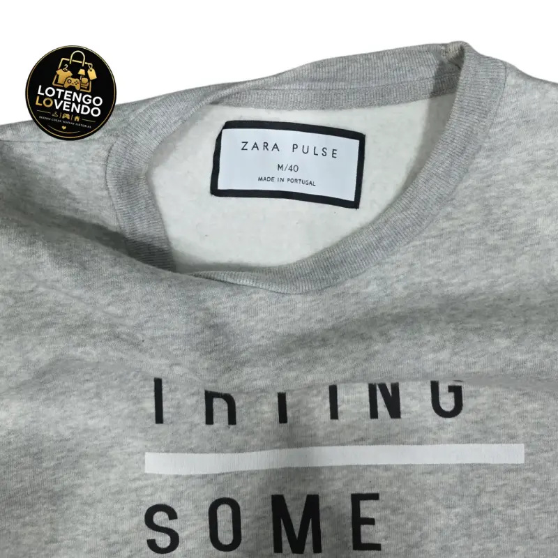 Polerón gris con estampado moderno - 2